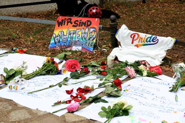 Berlin, Tiergarten, CSD-Demo, Terrorattentat auf den CSD, Berlin Tiergarten, Opfer-Gedenkstelle, Nordphoto *** Berlin, Tiergarten, CSD Parade, Terrorist Attack on the CSD, Berlin Tiergarten, Victims Memorial, Nordphoto Copyright: xNordphotox xEnglerx