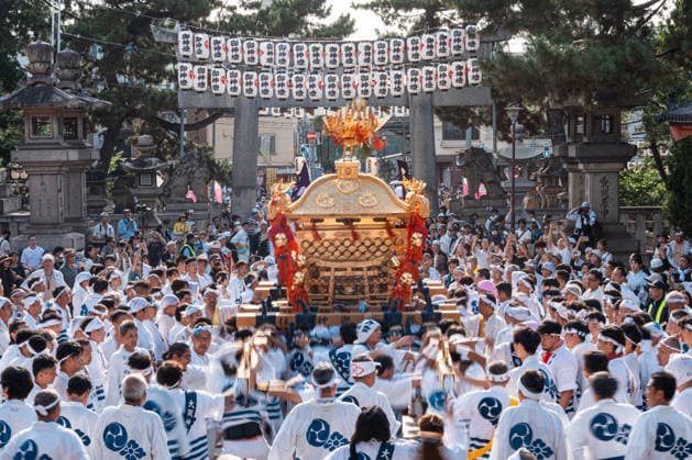 General view, July 26, 2026 - Participants carry a portable shrine (mikoshi) during the Mikoshi Togyo procession of the Sumiyoshi Matsuri at Sumiyoshi Taisha in Osaka, Japan. The annual procession is one of the festival s main events, as worshippers parade the sacred mikoshi through the surrounding streets as part of a centuries-old Shinto tradition.  aflo_339206508