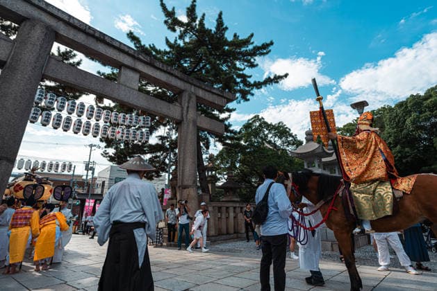General view, July 26, 2026 - Participants carry a portable shrine (mikoshi) during the Mikoshi Togyo procession of the Sumiyoshi Matsuri at Sumiyoshi Taisha in Osaka, Japan. The annual procession is one of the festival s main events, as worshippers parade the sacred mikoshi through the surrounding streets as part of a centuries-old Shinto tradition.  aflo_339206553
