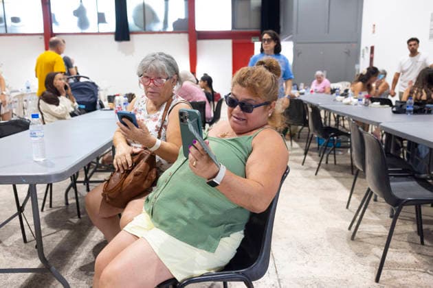 The fire in La Vall d’Uixó has forced more than 15 towns to evacuate. Several people have been evacuated due to the wildfire, as of July 26, 2026, in Moncofa, Castellón, Valencian Community, Spain. There are 15,000 people evacuated due to the fire that broke out this Saturday in the Castellón town of La Vall d’Uixó, which has led to the evacuation of 16 municipalities and neighborhoods. JULY 26, 2026 FOREST FIRE Carme RipollMoncofa, Castellón, Valencian Community Moncofa, Castellón, Valencian Community, Spain  Copyright: xCarmexRipollÃ sx 7688759