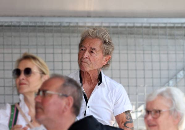 Tutzinger Fischerhochzeit, Tutzing, Umzug, Festumzug am Nachmittag, hier im Bild Peter Maffay unter der Ehrengästen *** Tutzing Fishermen s Wedding, Tutzing, Parade, Afternoon Parade; pictured here is Peter Maffay among the guests of honor