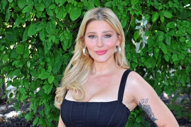 ZDF - Fernsehgarten. Sängerin Marie Reim ( Marie-Louise Oberloher ) während der ZDF - Unterhaltungsshow Fernsehgarten am 26.07.2026 in Mainz. 20260726MWI136772 *** ZDF Fernsehgarten singer Marie Reim (Marie Louise Oberloher) during the ZDF entertainment show Fernsehgarten on July 26, 2026, in Mainz 20260726MWI136772