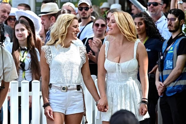ZDF - Fernsehgarten. Sängerin Johanna Mross und Stefanie Hertel während der ZDF - Unterhaltungsshow Fernsehgarten am 26.07.2026 in Mainz. 20260726MWI137169 *** ZDF Fernsehgarten singers Johanna Mross and Stefanie Hertel during the ZDF entertainment show Fernsehgarten on July 26, 2026, in Mainz 20260726MWI137169