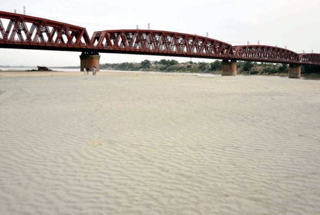 July 26, 2026, Pakistan: Acute Water Shortage in Indus River Raises Future Water Risk Concerns Near Kotri, Hyderabad Pakistan  - ZUMAas3_ 20260726_zaf_as3_046 Copyright: xPPIx