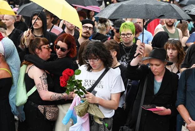 Mourning rally after the parade incident in Berlin BERLIN, GERMANY - JULY 26: People take part in a mourning rally near the Brandenburger Gate, not far from the scene where a vehicle plowed into a crowd during the Christopher Street Day parade, in Berlin, Germany, on July 26, 2026. Several people were injured after a vehicle drove into a crowd during the Christopher Street Day (CSD) Pride parade in central Berlin, according to local media reports. At least one person was killed and 29 others were injured in the vehicle collision, according to local media reports. Volodymyr Sindieiev Anadolu Berlin Germany. Editorial use only. Please get in touch for any other usage.  Copyright: x2026xAnadoluxVolodymyrxSindieievx