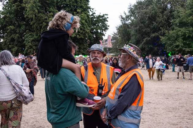 July 26, 2026, Corsham, Wiltshire, England: Festival goers enjoy a sunny Saturday at WOMAD Festival at Neston Park in Wiltshire. Corsham United Kingdom  - ZUMAr169 20260726_zip_r169_028 Copyright: xRodxHarbinsonx