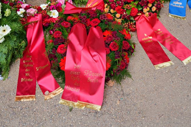 26.07.2026,Berlin,Blick auf das Stadtgeschehen am Tag nach dem terroristischen Anschlag beim gestrigen CSD.Denkmal für die im Nationalsozialismus verfolgten Homosexuellen *** July 26, 2026, Berlin: A look at city life the day after yesterday’s terrorist attack at the CSD memorial for homosexuals persecuted under National Socialism