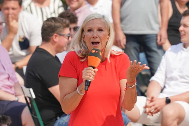 ZDF-Fernsehgarten 2026. Andrea Kiwi Kiewel im ZDF Fernsehgarten mit dem Motto Family Battle am 26.07.2026 in Mainz. Mainz ZDF Fernsehgarten Rheinland-Pfalz *** ZDF Fernsehgarten 2026: Andrea Kiwi Kiewel on ZDF Fernsehgarten, themed Family Battle, on July 26, 2026, in Mainz, Rhineland-Palatinate, ZDF Fernsehgarten
