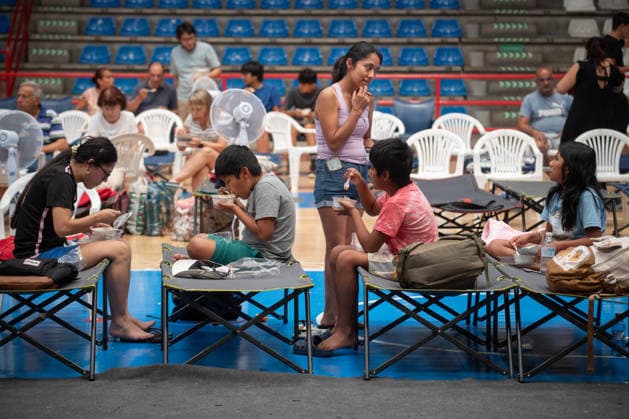 The Tiétar Valley in Ávila is the focus of the most firefighting activity overnight. Residents evacuated from the Tiétar Valley in Ávila have been relocated to the 1st Sports Center De Mayo City of Ceramics in Talavera de la Reina, during the Burgohondo fire on July 26, 2026, in Talavera de la Reina, Toledo, Castilla-La Mancha, Spain. Lieutenant Colonel Alfonso Arribas, commander of the First Emergency Response Battalion of the Military Emergency Unit (UME), stated that the Tiétar Valley, in the province of Ávila, was the area with the most activity overnight, and he noted that conditions this Sunday appear to be more favorable than yesterday’s, when efforts were focused on self-protection. Today we’ll be able to devote more effort to t  Copyright: xFernandoxSanchezx 7688827