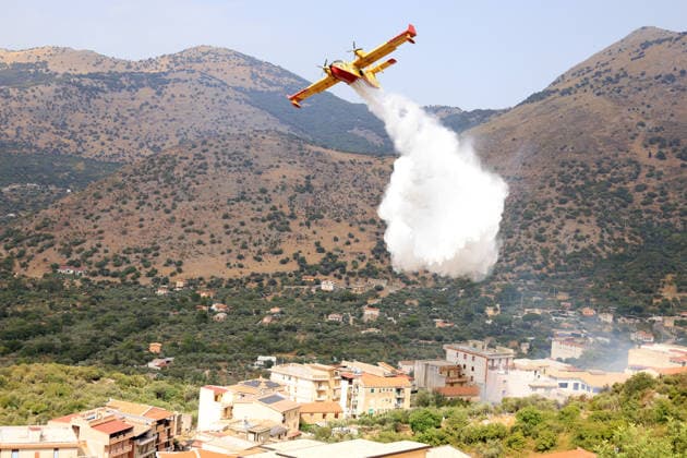 Firefighters battle wildfire near Italy s Palermo PALERMO, ITALY - JULY 26: Firefighter crews launched an aerial and ground response to contain a wildfire that broke out in scrubland near Torretta, outside Palermo on the island of Sicily, Italy on July 26, 2026. Fire engines and two firefighting aircraft were deployed as the blaze threatened nearby residential areas. Alberto Lo Bianco Anadolu Sicily Italy. Editorial use only. Please get in touch for any other usage.  Copyright: x2026xAnadoluxAlbertoxLoxBiancox