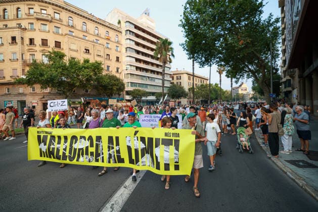 Protest Against Overtourism in Palma de Mallorca: Dozens of people took part in a protest against overtourism on July 26, 2026, in Palma de Mallorca, Balearic Islands, Spain. The Menys Turisme, Més Vida platform organized the demonstration under the slogan Mallorca al límit to highlight the difficulties in accessing housing, the strain on infrastructure and public services, and the pressure from tourism and urban development that the island is facing. JULY 26, 2026 Tomàs Moyà Palma de Mallorca Balearic Islands Palma de Mallorca Balearic Islands Spain  Copyright: xTomÃ sxMoyÃ x 7688867