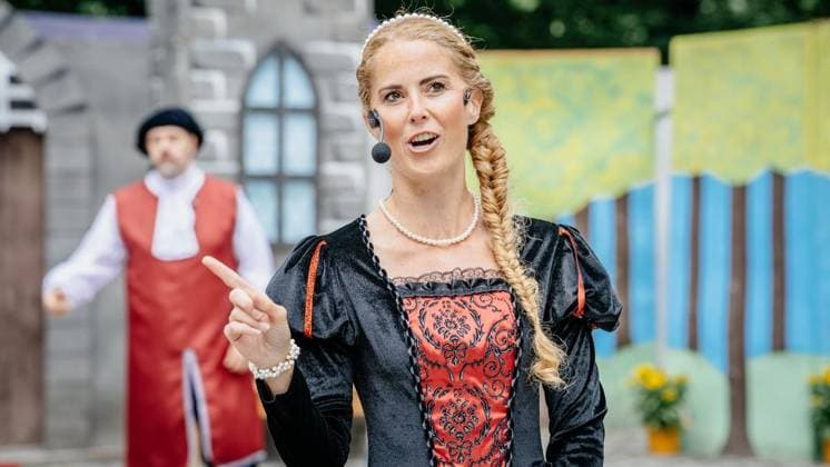 Märchenspiele 2026 der Volksbühne Wattenscheid: Generalprobe von König Drosselbart (Spielzeit vom 27. bis 31. Juli). Am 26.07.2026 in Bochum ** NUR FÜR REDAKTIONELLE ZWECKE ** EDITORIAL USE ONLY **<p>Märchenspiele 2026 der Volksbühne Wattenscheid: Generalprobe von König Drosselbart (Spielzeit vom 27. bis 31. Juli). Am 26.07.2026 in Bochum Bochum Copyright: ChristophxJendral *** 2026 Fairy Tale Plays at the Volksbühne Wattenscheid: Dress Rehearsal for *King Thrushbeard*; Running from July 27 to 31; On July 26, 2026, in Bochum ** FOR EDITORIAL USE ONLY ** EDITORIAL USE ONLY ** p Wattenscheid Volksbühne’s 2026 Fairy Tale Festival: Dress Rehearsal for *King Drosselbart*; Running from July 27 to 31; July 26, 2026, in Bochum; Bochum; Copyright: ChristophxJendral doc86vy6a87vs9879zlieg ,EDITORIAL USE ONLY