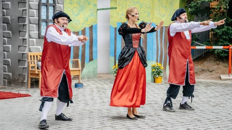 Märchenspiele 2026 der Volksbühne Wattenscheid: Generalprobe von König Drosselbart (Spielzeit vom 27. bis 31. Juli). Am 26.07.2026 in Bochum ** NUR FÜR REDAKTIONELLE ZWECKE ** EDITORIAL USE ONLY **<p>Märchenspiele 2026 der Volksbühne Wattenscheid: Generalprobe von König Drosselbart (Spielzeit vom 27. bis 31. Juli). Am 26.07.2026 in Bochum Bochum Copyright: ChristophxJendral *** 2026 Fairy Tale Plays at the Volksbühne Wattenscheid: Dress Rehearsal for *King Thrushbeard*; Running from July 27 to 31; On July 26, 2026, in Bochum ** FOR EDITORIAL USE ONLY ** EDITORIAL USE ONLY ** p Wattenscheid Volksbühne’s 2026 Fairy Tale Festival: Dress Rehearsal for *King Drosselbart*; Running from July 27 to 31; July 26, 2026, in Bochum; Bochum; Copyright: ChristophxJendral doc86vy6bqo4eulbaotp5a ,EDITORIAL USE ONLY