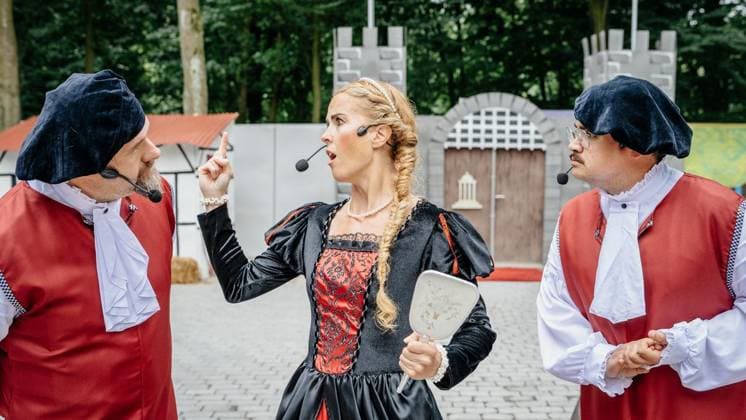 Märchenspiele 2026 der Volksbühne Wattenscheid: Generalprobe von König Drosselbart (Spielzeit vom 27. bis 31. Juli). Am 26.07.2026 in Bochum ** NUR FÜR REDAKTIONELLE ZWECKE ** EDITORIAL USE ONLY **<p>Märchenspiele 2026 der Volksbühne Wattenscheid: Generalprobe von König Drosselbart (Spielzeit vom 27. bis 31. Juli). Am 26.07.2026 in Bochum Bochum Copyright: ChristophxJendral *** 2026 Fairy Tale Plays at the Volksbühne Wattenscheid: Dress Rehearsal for *King Thrushbeard*; Running from July 27 to 31; On July 26, 2026, in Bochum ** FOR EDITORIAL USE ONLY ** EDITORIAL USE ONLY ** p Wattenscheid Volksbühne’s 2026 Fairy Tale Festival: Dress Rehearsal for *King Drosselbart*; Running from July 27 to 31; July 26, 2026, in Bochum; Bochum; Copyright: ChristophxJendral doc86vy6d0jox3154v59r74 ,EDITORIAL USE ONLY