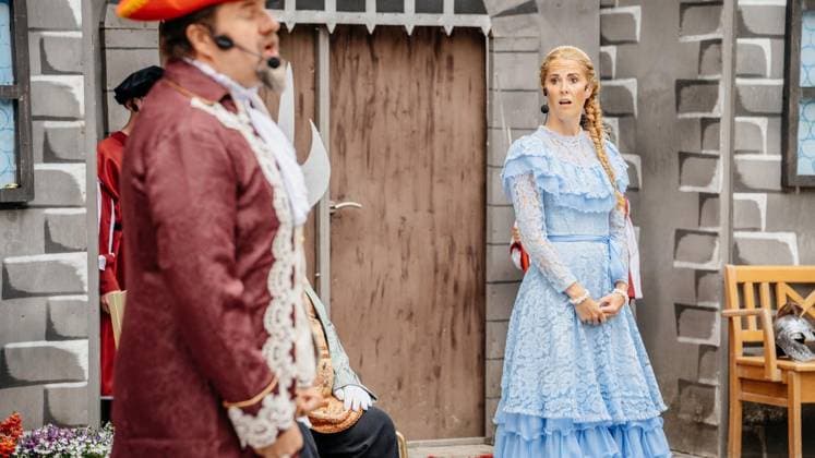 Märchenspiele 2026 der Volksbühne Wattenscheid: Generalprobe von König Drosselbart (Spielzeit vom 27. bis 31. Juli). Am 26.07.2026 in Bochum ** NUR FÜR REDAKTIONELLE ZWECKE ** EDITORIAL USE ONLY **<p>Märchenspiele 2026 der Volksbühne Wattenscheid: Generalprobe von König Drosselbart (Spielzeit vom 27. bis 31. Juli). Am 26.07.2026 in Bochum Bochum Copyright: ChristophxJendral *** 2026 Fairy Tale Plays at the Volksbühne Wattenscheid: Dress Rehearsal for *King Thrushbeard*; Running from July 27 to 31; On July 26, 2026, in Bochum ** FOR EDITORIAL USE ONLY ** EDITORIAL USE ONLY ** p Wattenscheid Volksbühne’s 2026 Fairy Tale Festival: Dress Rehearsal for *King Drosselbart*; Running from July 27 to 31; July 26, 2026, in Bochum; Bochum; Copyright: ChristophxJendral doc86vy6kqfwhtjhjjbiwt ,EDITORIAL USE ONLY