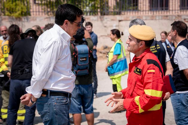 Sara Aagesen and Óscar López Visit the Forward Command Post in Navalcarnero Óscar López, Minister for Digital Transformation and the Civil Service, during a visit to the forward command post set up to coordinate firefighting efforts for the forest fire in the western mountains, on July 26, 2026, in Navalcarnero, Madrid, Spain. Aagesen and López meet with the heads of the emergency and coordination teams working on the fires affecting several towns in the Community of Madrid and the provinces of Toledo and Ávila. JULY 26, 2026. Navalcarnero, Madrid, Spain.  Copyright: xA.xPÃ rezxMecax 7688890