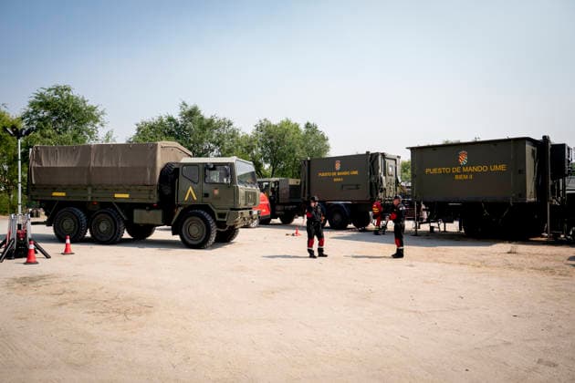 Sara Aagesen and Óscar López visit the forward command post in Navalcarnero. The forward command post was set up to centralize efforts to extinguish the forest fire in the western mountains on July 26, 2026, in Navalcarnero, Madrid, Spain. Aagesen and López meet with the heads of the emergency and coordination teams working on the fires affecting several towns in the Community of Madrid and the provinces of Toledo and Ávila. JULY 26, 2026. In Navalcarnero, Madrid. Navalcarnero, Madrid, Spain  Copyright: xA.xPÃ rezxMecax 7688899