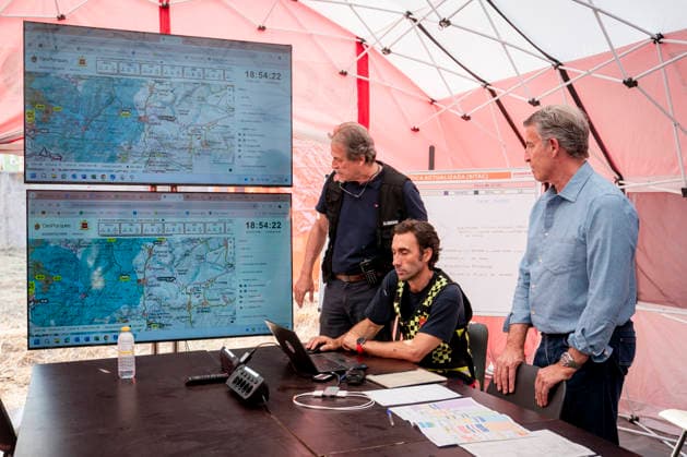 Feijóo Visits the Forward Command Post in Navalcarnero Alberto Núnez Feijóo, president of the Popular Party, during his visit to the forward command post in Navalcarnero in response to the wildfires in the western mountains of the Community of Madrid, on July 26, 2206, in Navalcarnero, Madrid, Spain. The wildfires ravaging the western mountains of the Community of Madrid and the provinces of Ávila and Toledo have burned 77,000 hectares and span a perimeter of 280 kilometers, according to data provided by Civil Protection July 26, 2026, in Navalcarnero, Madrid, Spain  Copyright: xA.xPÃ rezxMecax 7688918