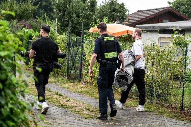 Anschlag CSD Spandau ** NUR FÜR REDAKTIONELLE ZWECKE ** EDITORIAL USE ONLY **<p>Am 26. Juli 2026 wurde in Berlin Spandau der Attentäter vom Berliner CSD erschossen. Deutschland Berlin Berlin Copyright: SergejxGlanze *** CSD Spandau Shooting ** FOR EDITORIAL PURPOSES ONLY ** EDITORIAL USE ONLY ** p On July 26, 2026, the assailant from the Berlin CSD was shot and killed in Berlin-Spandau, Germany. Berlin, Berlin. Copyright SergejxGlanze Copyright: SergejxGlanze doc86vyvz5xww8leh40slz ,EDITORIAL USE ONLY