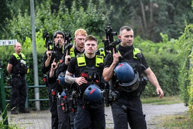 Anschlag CSD Spandau ** NUR FÜR REDAKTIONELLE ZWECKE ** EDITORIAL USE ONLY **<p>Am 26. Juli 2026 wurde in Berlin Spandau der Attentäter vom Berliner CSD erschossen. Deutschland Berlin Berlin Copyright: SergejxGlanze *** CSD Spandau Shooting ** FOR EDITORIAL PURPOSES ONLY ** EDITORIAL USE ONLY ** p On July 26, 2026, the assailant from the Berlin CSD was shot and killed in Berlin-Spandau, Germany. Berlin, Berlin. Copyright SergejxGlanze Copyright: SergejxGlanze doc86vyw0oa2xs12o0nqicf ,EDITORIAL USE ONLY