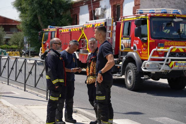 Spain continue to evacuate villages due to the wildfires MADRID, SPAIN - JULY 26: Spanish authorities still try to control the massive fires west of the capital, as they continue to evacuate more than 47 villages and towns in central and western Spain due to the ongoing fires, which are being aided by strong winds in Madrid, Spain on July 26, 2026. Muath Hamed Anadolu Madrid Spain. Editorial use only. Please get in touch for any other usage.  Copyright: x2026xAnadoluxMuathxHamedx