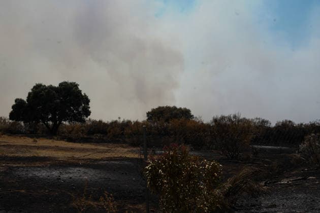 Spain continue to evacuate villages due to the wildfires MADRID, SPAIN - JULY 26: Spanish authorities still try to control the massive fires west of the capital, as they continue to evacuate more than 47 villages and towns in central and western Spain due to the ongoing fires, which are being aided by strong winds in Madrid, Spain on July 26, 2026. Muath Hamed Anadolu Madrid Spain. Editorial use only. Please get in touch for any other usage.  Copyright: x2026xAnadoluxMuathxHamedx