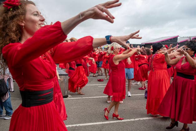 The Most Wuthering Heights Day Ever in London, UK - 26 Jul 2026 Performers dressed as Kate Bush seen during a rehearsal of the Most Wuthering Heights Day Ever performance in Folkstone. Hundreds of people attended the annual event called The Most Wuthering Heights Ever 2026 in Folkstone. It is one of the biggest Kate Bush gatherings in the country. People come from as far as New Zealand, USA and Costa Rica to join to the performance. London United Kingdom Copyright: xKrisztianxElekx xSOPAxImagesx SSS_20260726_KATE_BUSH_0011005040
