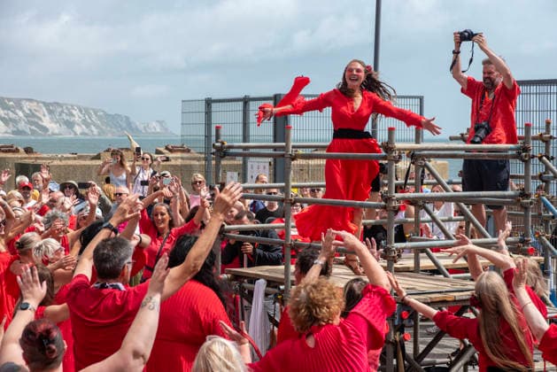 The Most Wuthering Heights Day Ever in London, UK - 26 Jul 2026 Dancers seen dressed as Kate Bush during the Most Wuthering Heights Day Ever performance in Folkstone. Hundreds of people attended the annual event called The Most Wuthering Heights Ever 2026 in Folkstone. It is one of the biggest Kate Bush gatherings in the country. People come from as far as New Zealand, USA and Costa Rica to join to the performance. London United Kingdom Copyright: xKrisztianxElekx xSOPAxImagesx SSS_20260726_KATE_BUSH_0011005081