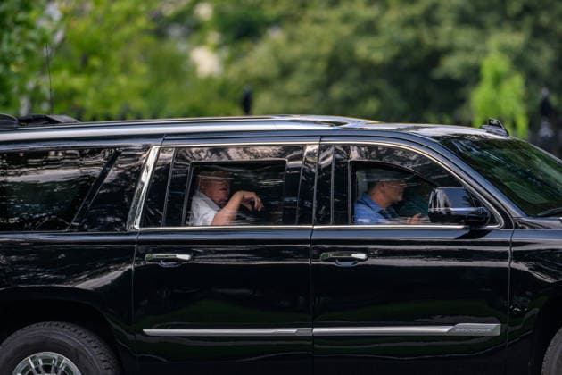 July 26, 2026, Washington, District Of Columbia, United States: President DONALD TRUMP arrives at the White House after spending the day at Trump National Golf Club in Sterling, Virginia. Washington United States - ZUMAk206 20260726_znp_k206_008 Copyright: xMattxKaminskyx