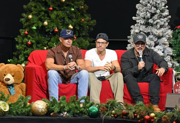 July 26, 2026, Dahlonega, Georgia, USA: Joey Lawrence, Matthew Lawrence, Andrew Lawrence at Christmas in a Small Town, University of North Georgia Convocation Center, Dahlonega, Georgia July 26, 2026 Dahlonega USA  - ZUMAs380 20260726_zep_s380_033 Copyright: xDerekxStormx