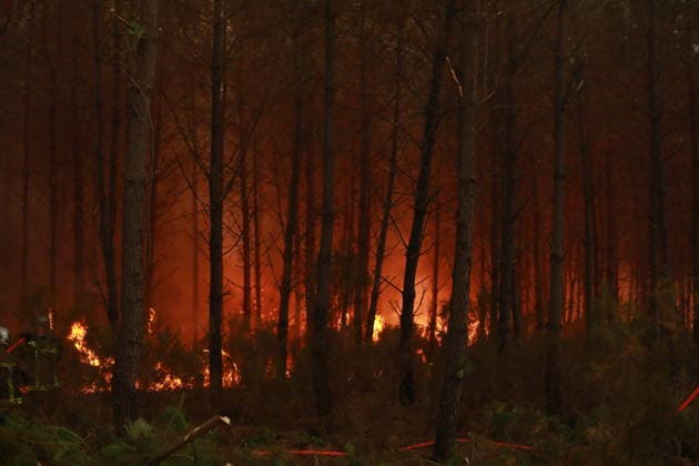 Firefighting operation continues as wildfire burns in Saint-Jean-d Illac, France SAINT-JEAN-D ILLAC, FRANCE - JULY 26: Firefighting operations continue as a wildfire burns near Saint-Jean-d Illac in southwestern France on July 26, 2026. Fire engines, heavy machinery and a firefighting helicopter are deployed to contain the blaze, while firefighters battle the fire on the ground. French Interior Minister Laurent Nunez warns that the situation remains highly unfavorable. Mohamad Salaheldin Abdelghani Alsayed Anadolu Saint-Jean-d Illac France. Editorial use only. Please get in touch for any other usage.  Copyright: x2026xAnadoluxMohamadxSalaheldinxAbdelghanixAlsayedx