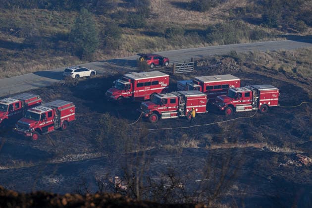 Mines Fire of wildfire continues in Santa Clara County of California SANTA CLARA COUNTY, CALIFORNIA - JULY 26: A view of fire trucks and burning areas as crews battle with wildfire named as Mines Fire in Santa Clara County, California on July 26, 2026. Tayfun Coskun Anadolu California United States. Editorial use only. Please get in touch for any other usage.  Copyright: x2026xAnadoluxTayfunxCoskunx