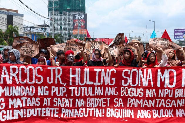 Groups protest as Philippine President Marcos delivers national address in Congress QUEZON CITY, PHILIPPINES - JULY 27: Various civil rights groups march towards the House of Representatives, as Philippine President Ferdinand Bongbong Marcos Jr. will deliver his State of the Nation address at the congress, in Quezon City, Metro Manila, Philippines, on July 27, 2026. The President s national address is expected to touch on an array of international and domestic issues, including South China Sea disputes, Manila s ties with the United States and China, and the impacts of U.S.-Iran conflict on energy supplies and prices. Daniel Ceng Anadolu Quezon City Philippines. Editorial use only. Please get in touch for any other usage.  Copyright: x2026xAnadoluxDanielxCengx