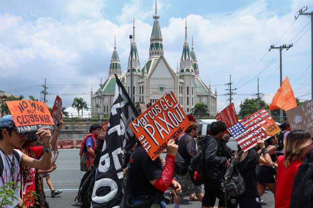 Groups protest as Philippine President Marcos delivers national address in Congress QUEZON CITY, PHILIPPINES - JULY 27: Various civil rights groups march towards the House of Representatives, as Philippine President Ferdinand Bongbong Marcos Jr. will deliver his State of the Nation address at the congress, in Quezon City, Metro Manila, Philippines, on July 27, 2026. The President s national address is expected to touch on an array of international and domestic issues, including South China Sea disputes, Manila s ties with the United States and China, and the impacts of U.S.-Iran conflict on energy supplies and prices. Daniel Ceng Anadolu Quezon City Philippines. Editorial use only. Please get in touch for any other usage.  Copyright: x2026xAnadoluxDanielxCengx