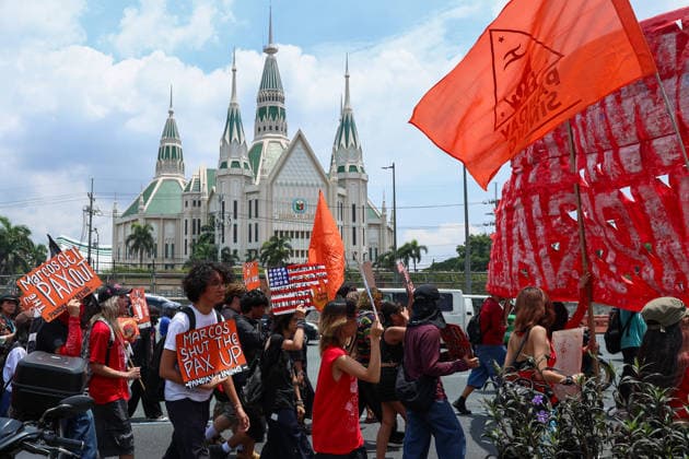 Groups protest as Philippine President Marcos delivers national address in Congress QUEZON CITY, PHILIPPINES - JULY 27: Various civil rights groups march towards the House of Representatives, as Philippine President Ferdinand Bongbong Marcos Jr. will deliver his State of the Nation address at the congress, in Quezon City, Metro Manila, Philippines, on July 27, 2026. The President s national address is expected to touch on an array of international and domestic issues, including South China Sea disputes, Manila s ties with the United States and China, and the impacts of U.S.-Iran conflict on energy supplies and prices. Daniel Ceng Anadolu Quezon City Philippines. Editorial use only. Please get in touch for any other usage.  Copyright: x2026xAnadoluxDanielxCengx