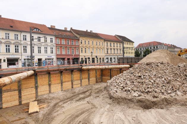 Die Baustelle für das neue Wohn- und Geschäftsviertel am Alten Markt in Potsdam, 26. Juli 2026. Baustelle Alter Markt Potsdam *** The construction site for the new residential and commercial district at the Alter Markt in Potsdam, July 26, 2026 Construction Site at the Alter Markt in Potsdam