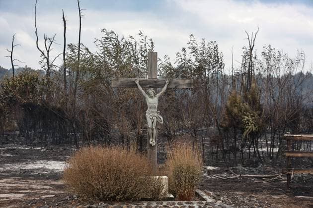 Wildfires in Gironde: The Site Where the Fire Started in Saumos PHOTOPQR SUD OUEST Photo by Fabien Cottereau Saumos, July 27, 2026 Wildfires in Gironde: At the site where the fire started in Saumos on Wednesday, July 22, it is a completely charred, apocalyptic landscape Saumos, France, July 27, 2026 – Gironde wildfires The area where the blaze started in Saumos on Wednesday, July 22, has been left as a completely charred, apocalyptic landscape Saumos 20 Gironde France  Copyright: xPHOTOPQR SUDxOUEST MAXPPPxPhotoxFabienxCottereaux 20260727SDO4115 20260727SDO4115