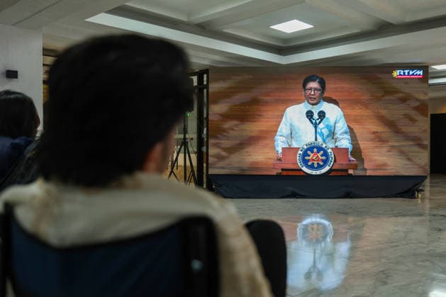 Philippine President Marcos delivers State of the Nation Address QUEZON CITY, PHILIPPINES - JULY 27: Reporters watch livestream of Philippine President Ferdinand Bongbong Marcos Jr. delivering the State of the Nation Address at the House of Representatives in Quezon City, Metro Manila, Philippines, on July 27, 2026. The President s national address is expected to touch on an array of international and domestic issues, including South China Sea disputes, Manila s ties with the United States and China, and the impacts of US-Iran conflict on energy supplies and prices. Daniel Ceng Anadolu Quezon City Philippines. Editorial use only. Please get in touch for any other usage.  Copyright: x2026xAnadoluxDanielxCengx
