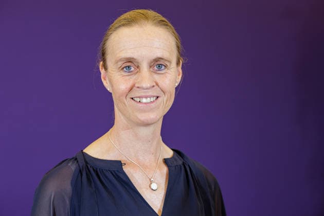 27.07.2026. Düsseldorf. Die paralympische Silbermedaillengewinnerin Regine Mispelkamp beim Pressegespräch zur Reit WM 2026 in Aachen. Vom 11. bis 23. August 2026 verwandelt sich der Allianz Park Aachen für die FEI World Championships in eine Bühne für Gold, Silber und Bronze in sechs Disziplinen. Die Stadt Aachen und ganz Nordrhein-Westfalen sind Gastgeber für Athletinnen und Athleten aus mehr als 60 Nationen und über eine halbe Millionen Besucherinnen und Besucher. Erstmals wird auch der Para-Reitsport bei einer Reit-Weltmeisterschaft integriert. Düsseldorf Staatskanzlei, Horionplatz 1 Nordrhein-Westfalen Deutschland *** July 27, 2026, Düsseldorf: Paralympic silver medalist Regine Mispelkamp at a press conference for the 2026 Worl