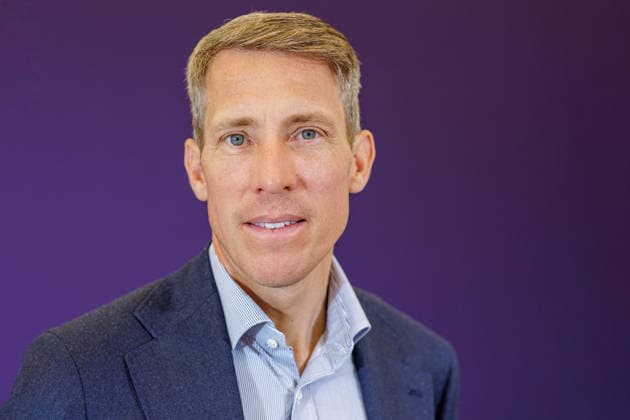 27.07.2026. Düsseldorf. Springreit-Weltmeister Henrik von Eckermann beim Pressegespräch zur Reit WM 2026 in Aachen. Vom 11. bis 23. August 2026 verwandelt sich der Allianz Park Aachen für die FEI World Championships in eine Bühne für Gold, Silber und Bronze in sechs Disziplinen. Die Stadt Aachen und ganz Nordrhein-Westfalen sind Gastgeber für Athletinnen und Athleten aus mehr als 60 Nationen und über eine halbe Millionen Besucherinnen und Besucher. Erstmals wird auch der Para-Reitsport bei einer Reit-Weltmeisterschaft integriert. Düsseldorf Staatskanzlei, Horionplatz 1 Nordrhein-Westfalen Deutschland *** July 27, 2026 Düsseldorf Show Jumping World Champion Henrik von Eckermann at a press conference for the 2026 World Equestrian Gam