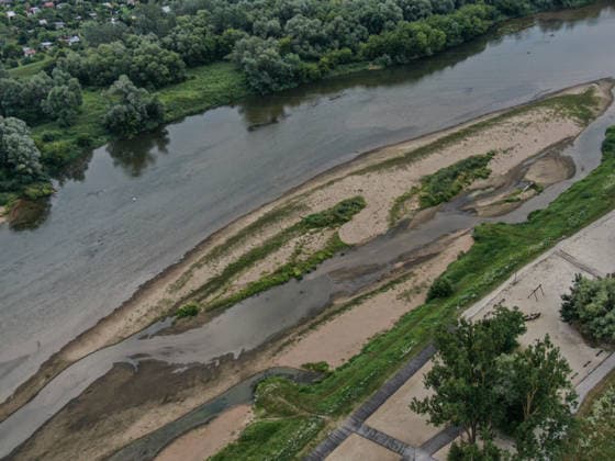 Poland s San River with low water levels as drought intensifies STALOWA WOLA, POLAND- JULY 27: An aerial view of San River with low water levels due to the ongoing drought in Poland in Stalowa Wola, Poland on July 27, 2026. Currently, low water levels have been recorded at 66 percent of Poland’s hydrological stations. Warnings over worsening dry conditions were issued earlier in July, when Poland’s national weather agency said hydrological drought had spread across much of the country. Officials reported falling river levels, reduced groundwater supplies and more monitoring stations recording flows below long-term minimum thresholds. At the end of this week, a heatwave is predicted with temperatures to raise above 35 Celsius degrees. Omar  Copyright: x2026xAnadoluxOmarxMarquesx