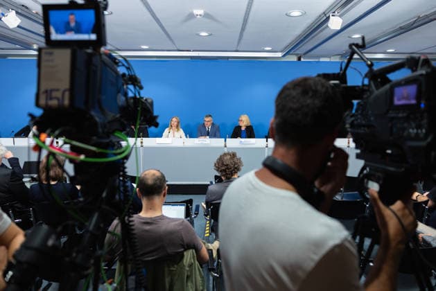 regierungspressekonferenz Deutschland, Berlin am 27. Juli 2026: Die Regierungssprecher der Bundesregierung stellen sich in der Bundespressekonferenz den Fragen der Presse. *** German Government Press Conference, Berlin, July 27, 2026: The Federal Government’s spokespersons answer questions from the press at the Federal Press Conference