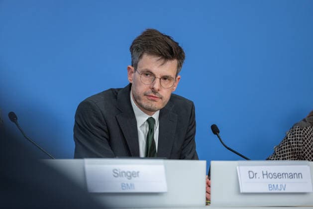 regierungspressekonferenz Deutschland, Berlin am 27. Juli 2026: Dr. Eike Hosemann, Leiter Pressereferat der Bundesjustizministerium stellt sich in der Bundespressekonferenz den Fragen der Presse. *** German Government Press Conference, Berlin, July 27, 2026: Dr. Eike Hosemann, Head of the Press Office at the Federal Ministry of Justice, answers questions from the press at the Federal Press Conference