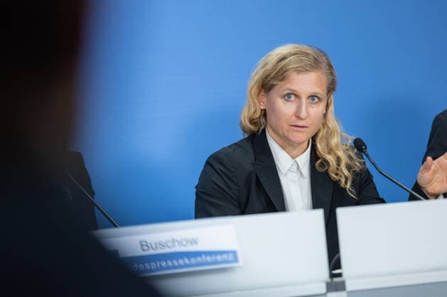 regierungspressekonferenz Deutschland, Berlin am 27. Juli 2026: Sprecherin des Bundesinnenministers Elena Singer stellt sich in der Bundespressekonferenz den Fragen der Presse. *** German Government Press Conference, Berlin, July 27, 2026: Elena Singer, spokesperson for the Federal Minister of the Interior, answers questions from the press at the Federal Press Conference
