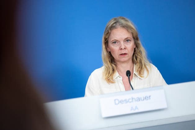 regierungspressekonferenz Deutschland, Berlin am 27. Juli 2026: Kathrin Deschauer, Pressesprecherin Auswärtigesamt stellt sich in der Bundespressekonferenz den Fragen der Presse. *** German Government Press Conference, Berlin, July 27, 2026: Kathrin Deschauer, Press Spokesperson for the Federal Foreign Office, answers questions from the press at the Federal Press Conference