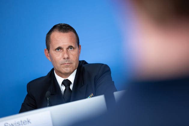 regierungspressekonferenz Deutschland, Berlin am 27. Juli 2026: Fregattenkapitän Göran Swistek, Sprecher im Verteidigungsministerium(BMVg) stellt sich in der Bundespressekonferenz den Fragen der Presse. *** German Government Press Conference, Berlin, July 27, 2026: Commander Göran Swistek, spokesperson for the Federal Ministry of Defense (BMVg), answers questions from the press at the Federal Press Conference