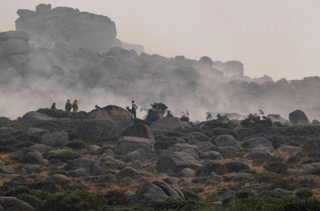 The fire in Ávila is now the largest in Spain’s history, having burned 55,000 hectares. Firefighters from the Regional Government of Castile and León are working to extinguish the blaze, as of July 27, 2026, in Mijares, Ávila, Castile and León, Spain. The Burgohondo forest fire in Ávila has burned 55,000 hectares, making it the largest fire on record in Spain. Currently, the operation is focused on two active zones of concern to firefighters: the Mijares Pass and the area surrounding the municipality of Casillas. July 27, 2026 Ávila, Castile and León, Spain  Copyright: xAlbertoxOrtegax 7689422