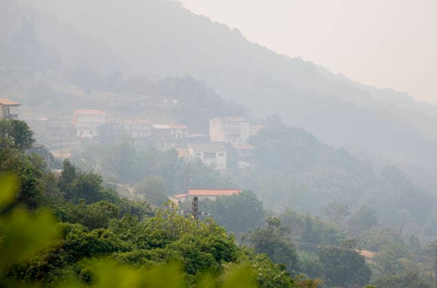 The fire in Ávila is now the largest in Spain’s history, having burned 55,000 hectares. View of the smoke from the wildfire on July 27, 2026, in Mijares, Ávila, Castile and León, Spain. The forest fire in Burgohondo, Ávila, has burned 55,000 hectares, making it the largest fire on record in Spain. Currently, firefighting efforts are focused on two active zones of concern to crews: the Mijares Pass and the area surrounding the municipality of Casillas. JULY 27, 2026 Ávila, Castile and León Ávila, Castile and León, Spain  Copyright: xAlbertoxOrtegax 7689423