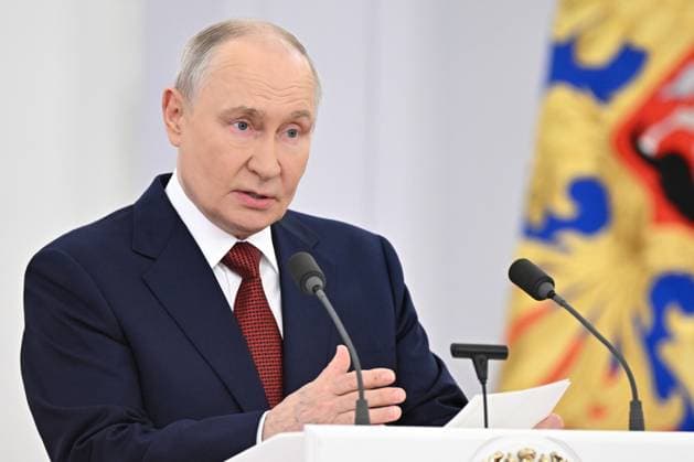 Russia Putin State Duma 9212572 27.07.2026 Russian President Vladimir Putin speaks during a meeting with members of the State Duma, the lower house of parliament, of the eighth convocation at the Kremlin in Moscow, Russia. Sergey Bobylev Sputnik Moscow Russia  Copyright: xSergeyxBobylevx