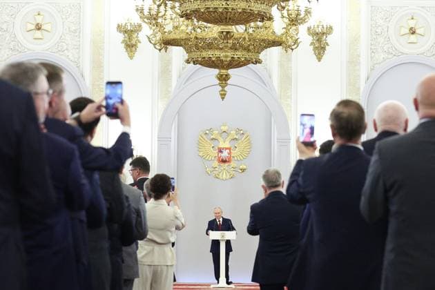 Russia Putin State Duma 9212604 27.07.2026 Russian President Vladimir Putin speaks during a meeting with members of the State Duma, the lower house of parliament, of the eighth convocation at the Kremlin in Moscow, Russia. Sofia Sandurskaya Sputnik Moscow Russia  Copyright: xSofiaxSandurskayax